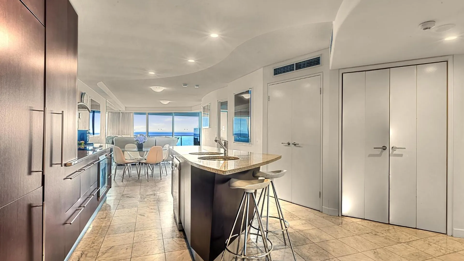 Sirocco Mooloolaba Oceanfront Luxury Sub-Penthouse 9Th Floor-Sleeps 6 Apartment