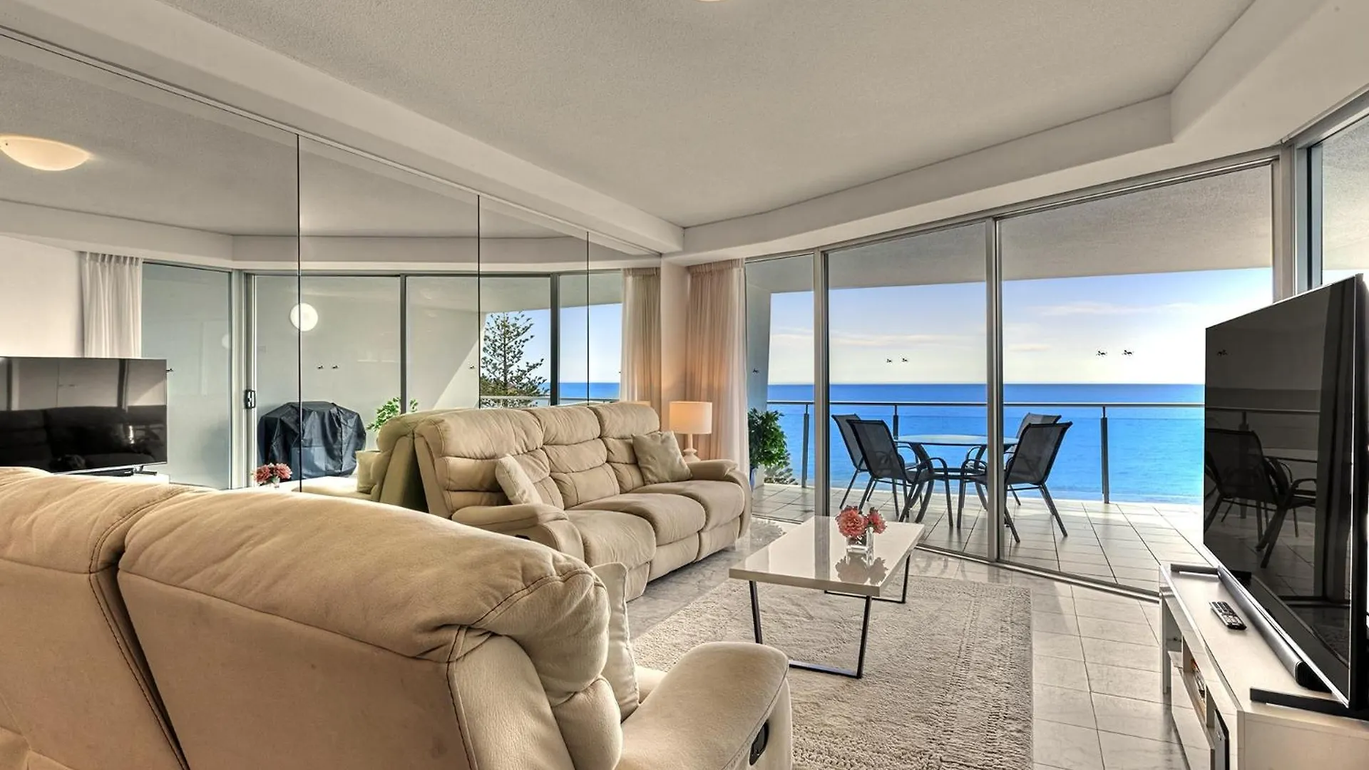 Sirocco Mooloolaba Oceanfront Luxury Sub-Penthouse 9Th Floor-Sleeps 6 Apartment